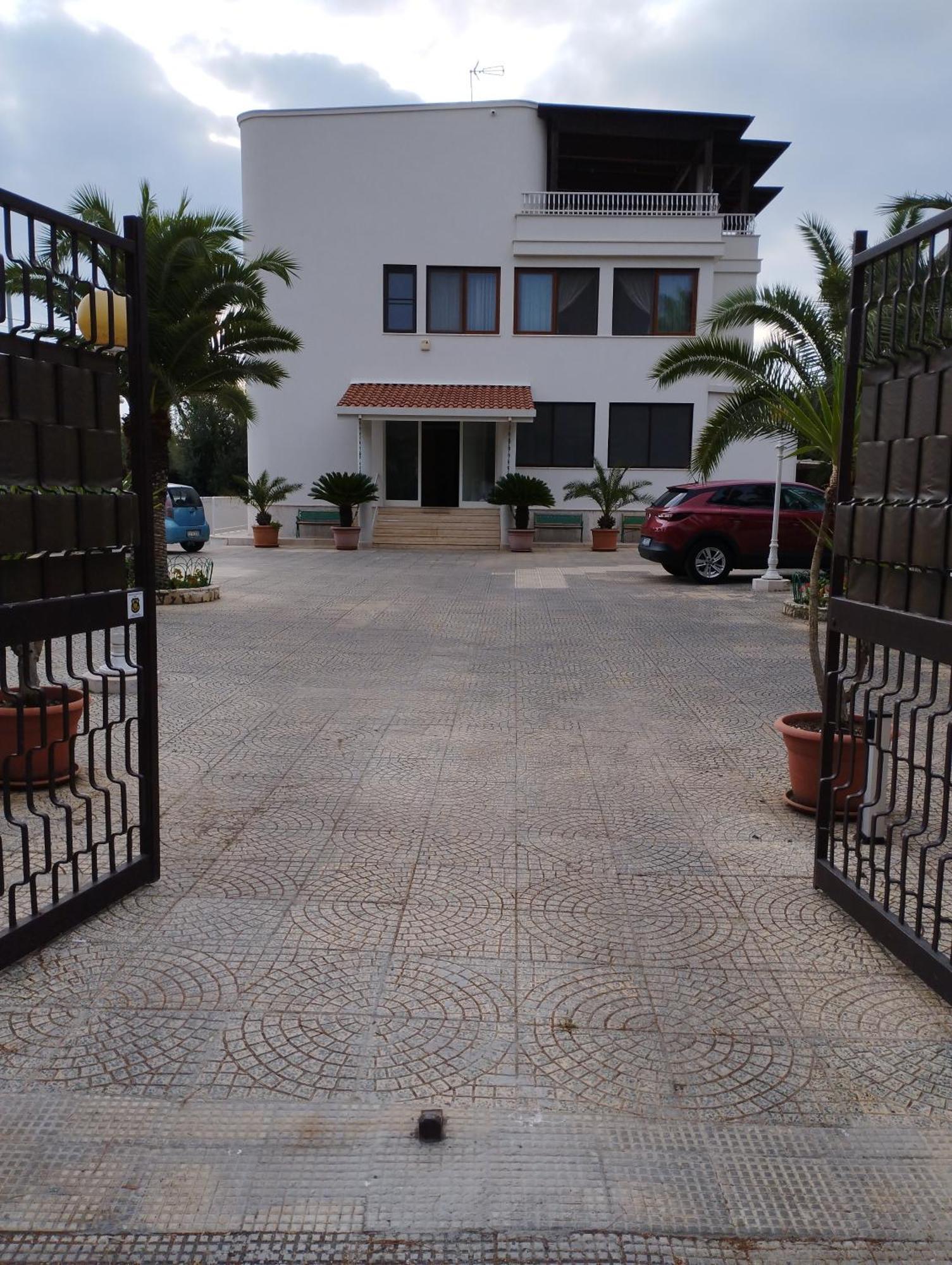 Villa Erry Trani Exterior photo